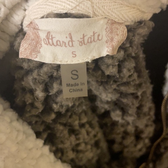 Altar’d State Sherpa Pullover Small - Picture 6 of 8